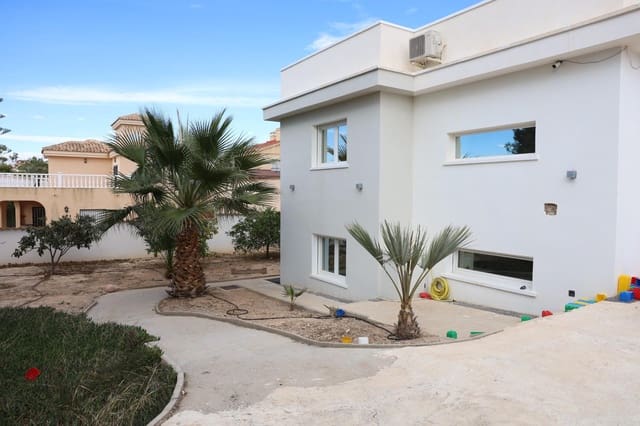 Chalet de 5 habitaciones en Ciudad Quesada, Rojales en venta con piscina - 549.000 € (Ref: 10084455)