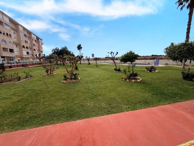 2 bedroom Apartment for sale in Puerto Deportivo, Torrevieja with pool - € 166,000 (Ref: 10084490)