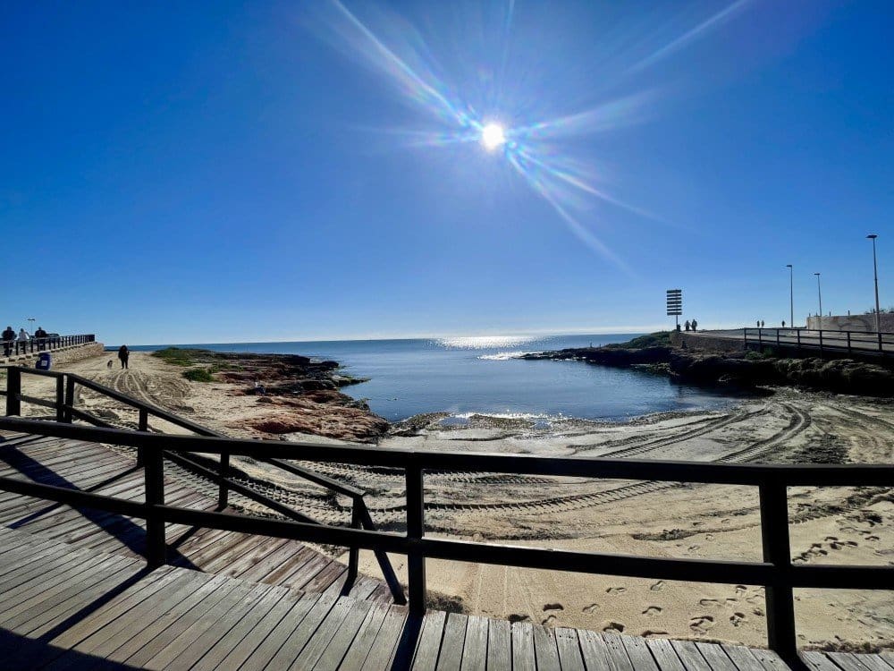 2 bedroom Apartment for sale in Torrevieja with pool - € 166,000 (Ref: 10084490)