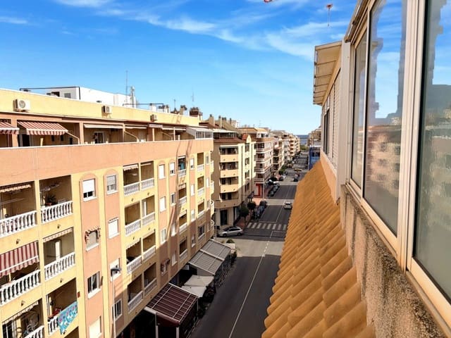 2 bedroom Apartment for sale in Puerto Deportivo, Torrevieja with pool - € 166,000 (Ref: 10084490)