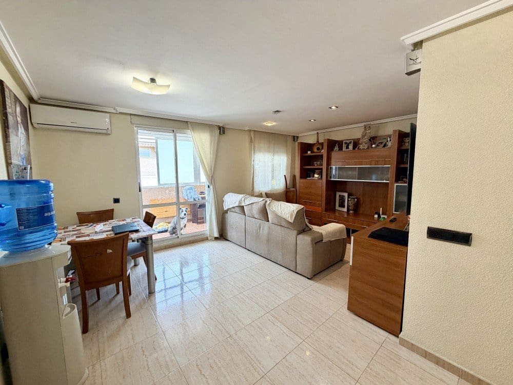 2 bedroom Apartment for sale in Torrevieja with pool - € 166,000 (Ref: 10084490)