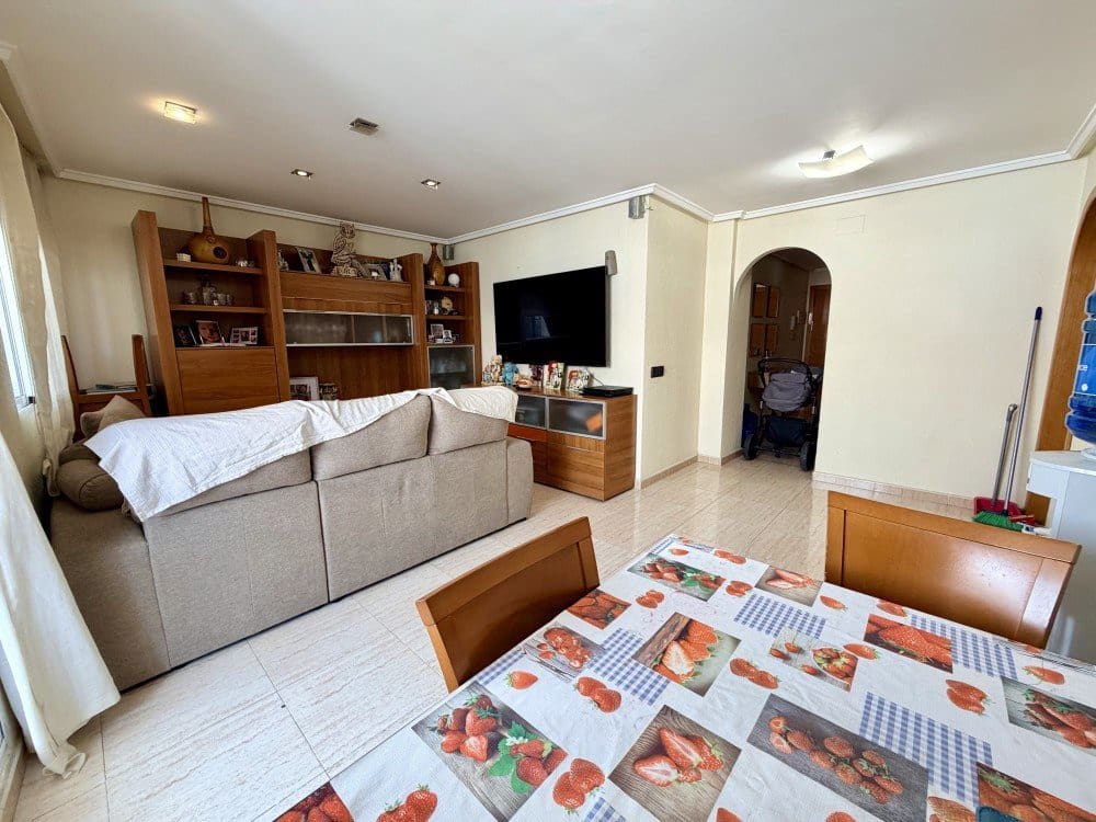 2 bedroom Apartment for sale in Torrevieja with pool - € 166,000 (Ref: 10084490)