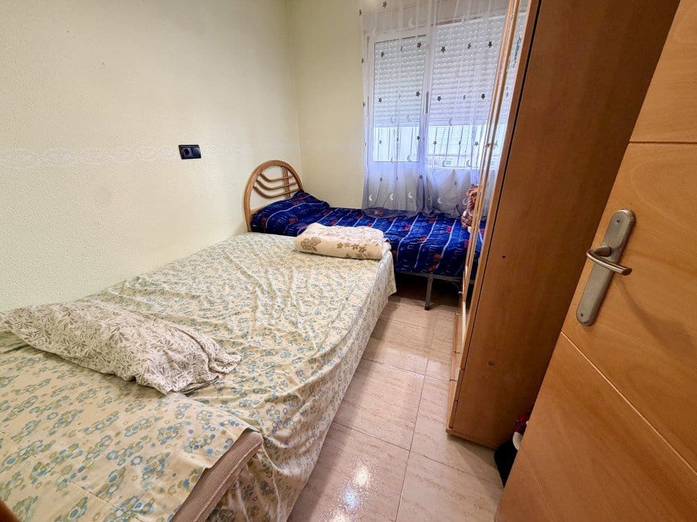 2 bedroom Apartment for sale in Torrevieja with pool - € 166,000 (Ref: 10084490)