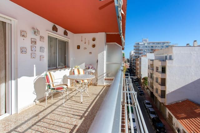 Apartamento de 3 habitaciones en Las Piscinas Naturales, Torrevieja en venta - 190.000 € (Ref: 10084496)