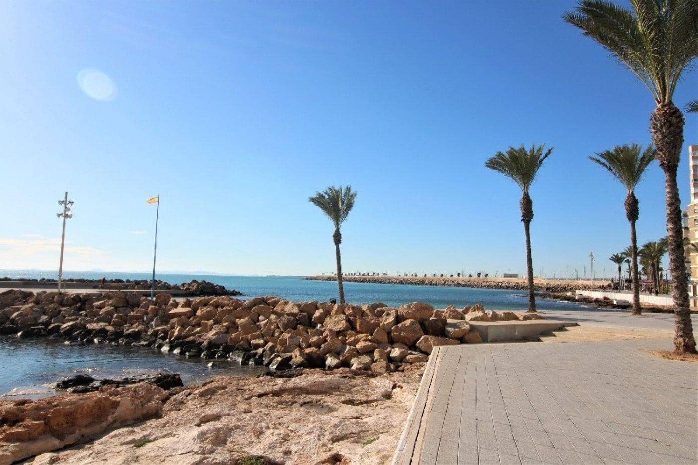 Apartamento de 2 habitaciones en Torrevieja en venta con piscina - 265.000 € (Ref: 10084506)