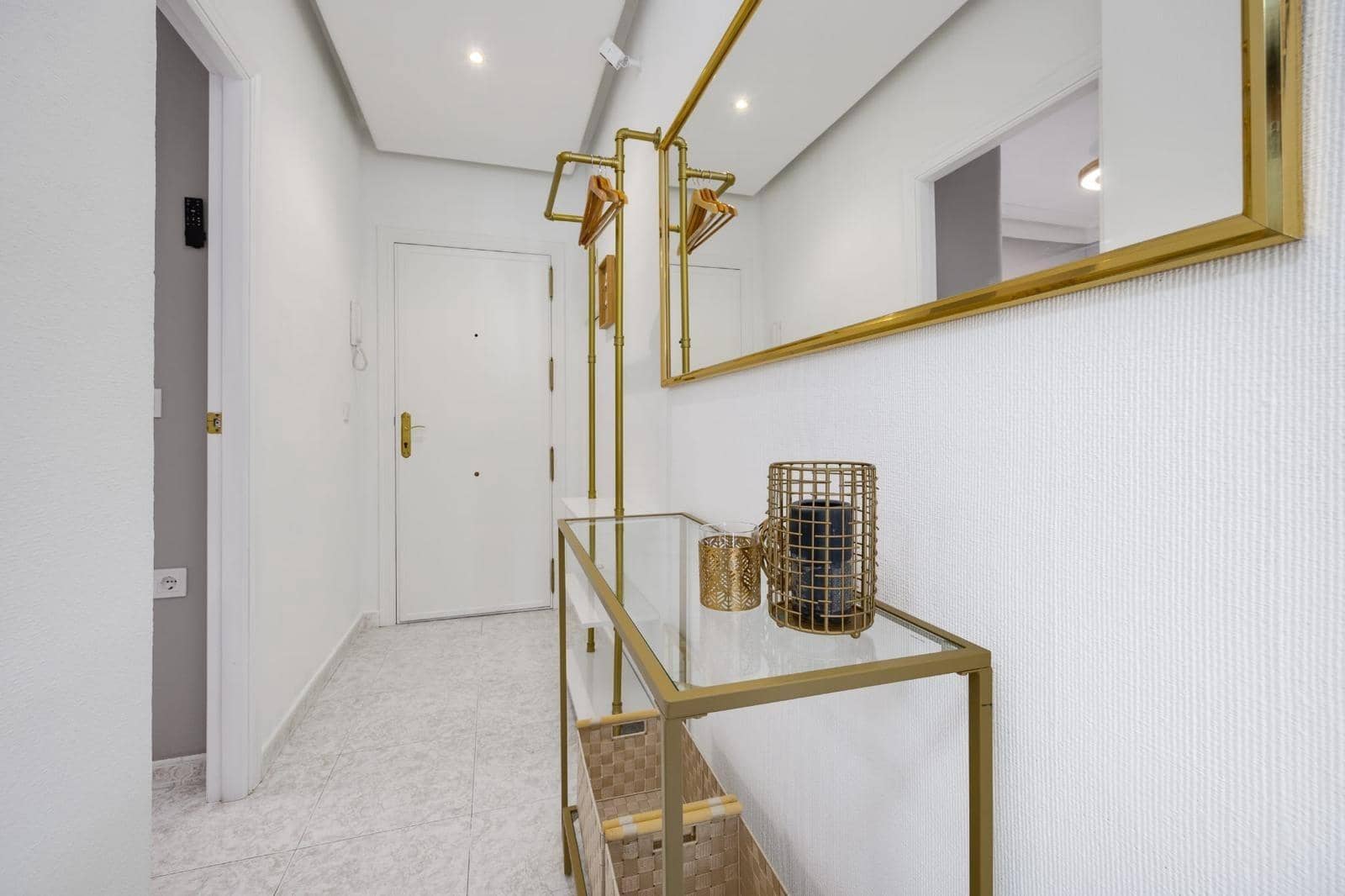 2 makuuhuone Huoneisto myytävänä paikassa Torrevieja - 190 000 € (Ref: 10084521)