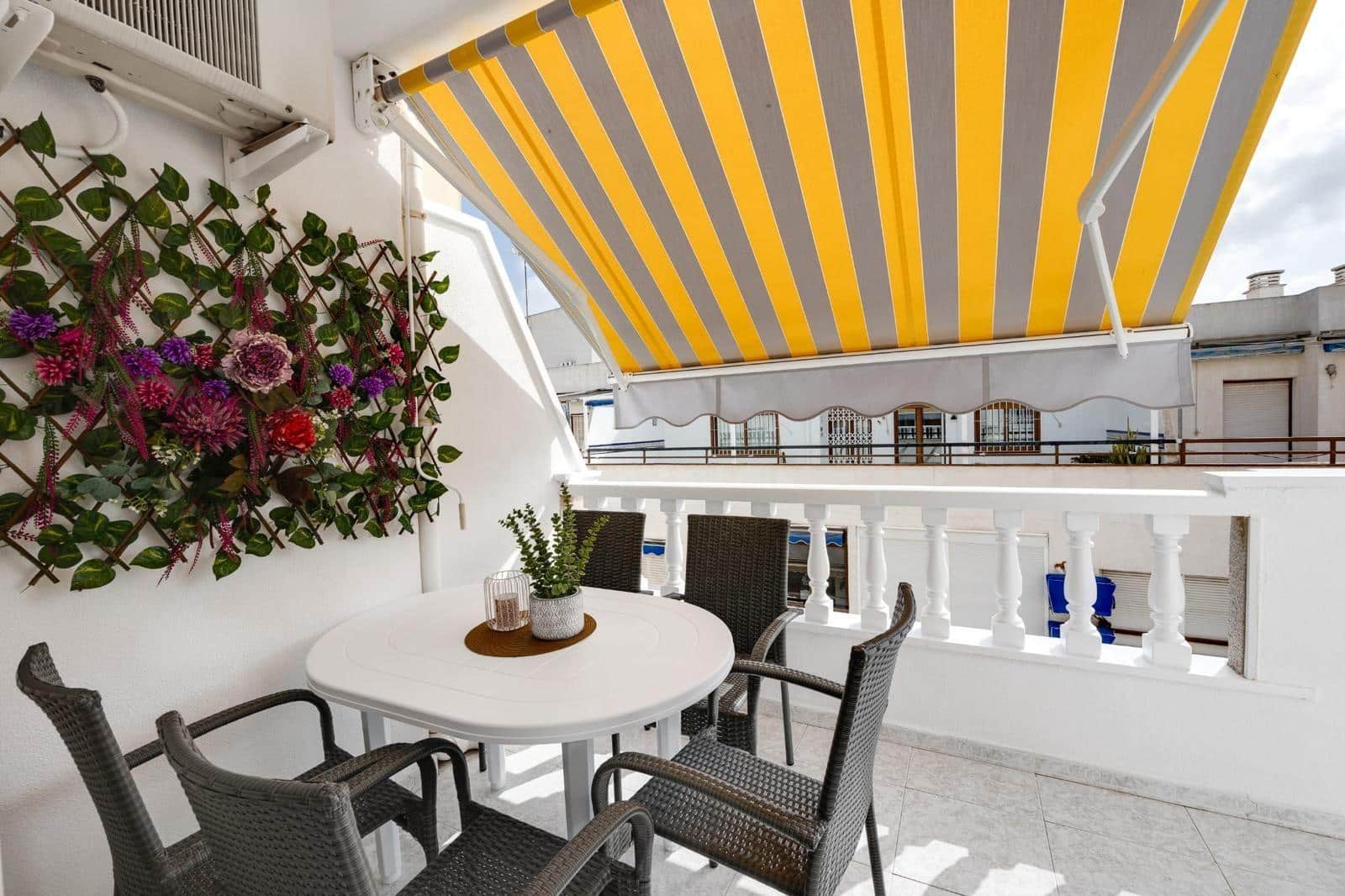 2 makuuhuone Huoneisto myytävänä paikassa Torrevieja - 190 000 € (Ref: 10084521)