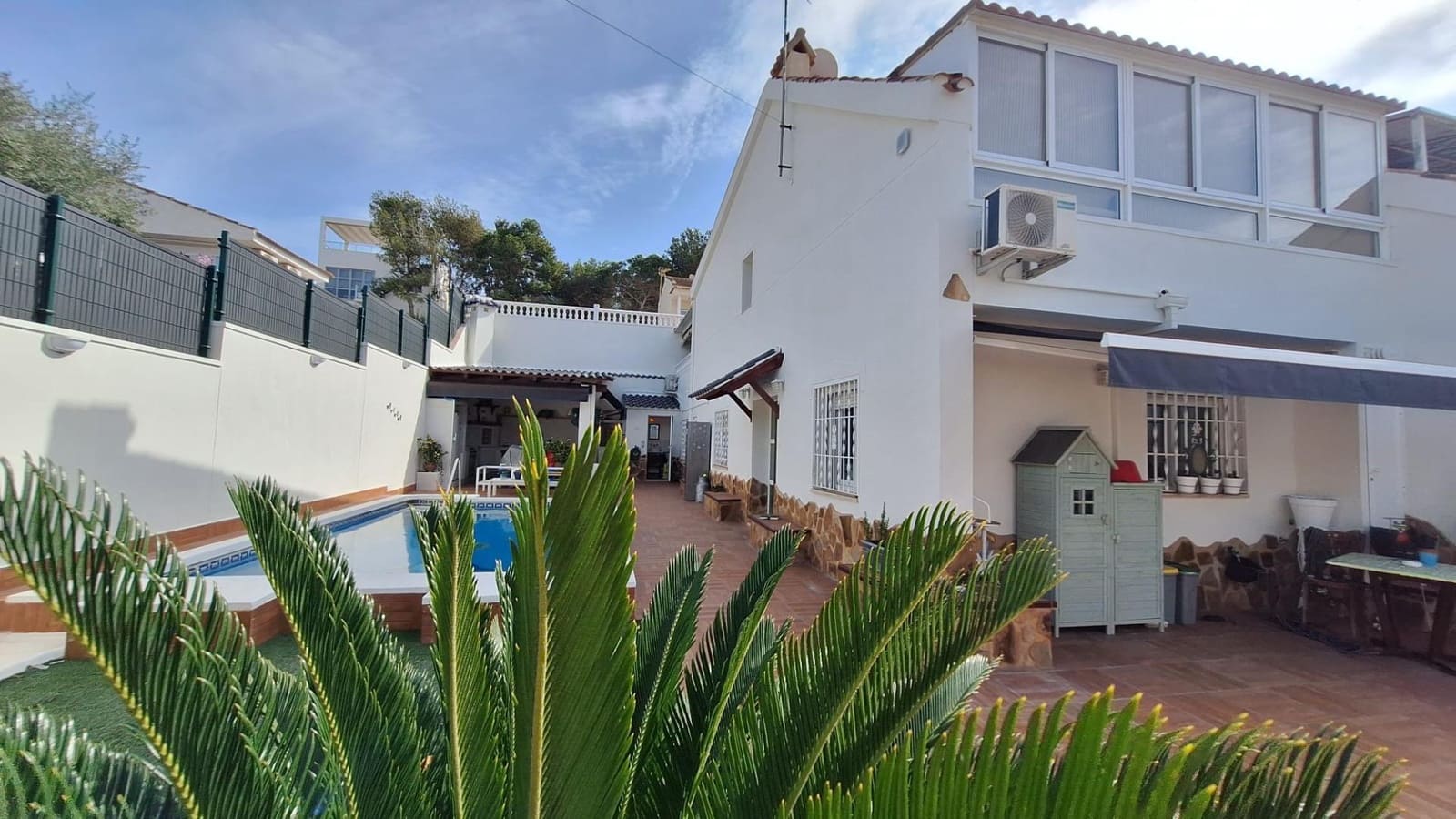 4 soveværelse Villa til salg i Torrevieja med swimmingpool - € 490.000 (Ref: 10084532)