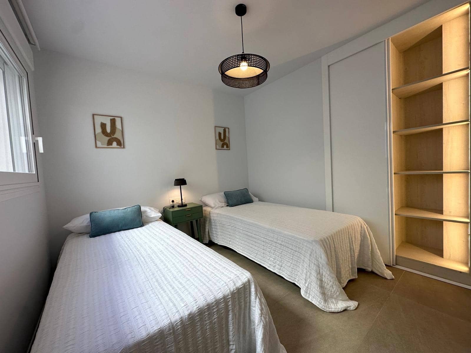Apartamento de 2 habitaciones en Torrevieja en venta con piscina - 429.999 € (Ref: 10084545)