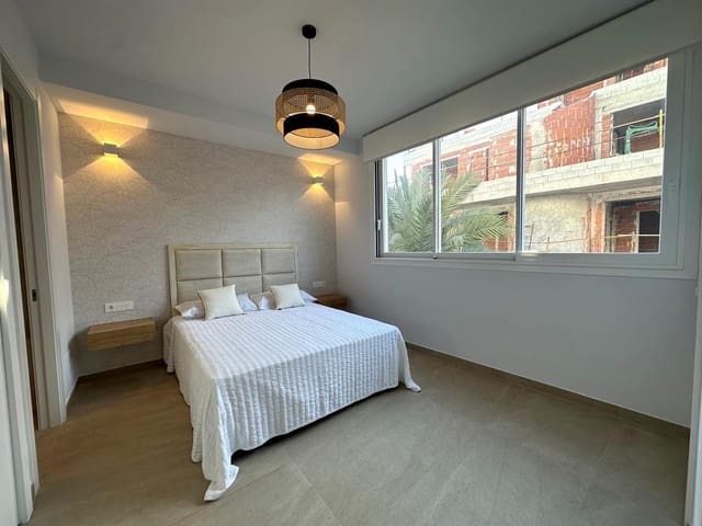 Apartamento de 2 habitaciones en Playa de los Locos, Torrevieja en venta con piscina - 429.999 € (Ref: 10084545)