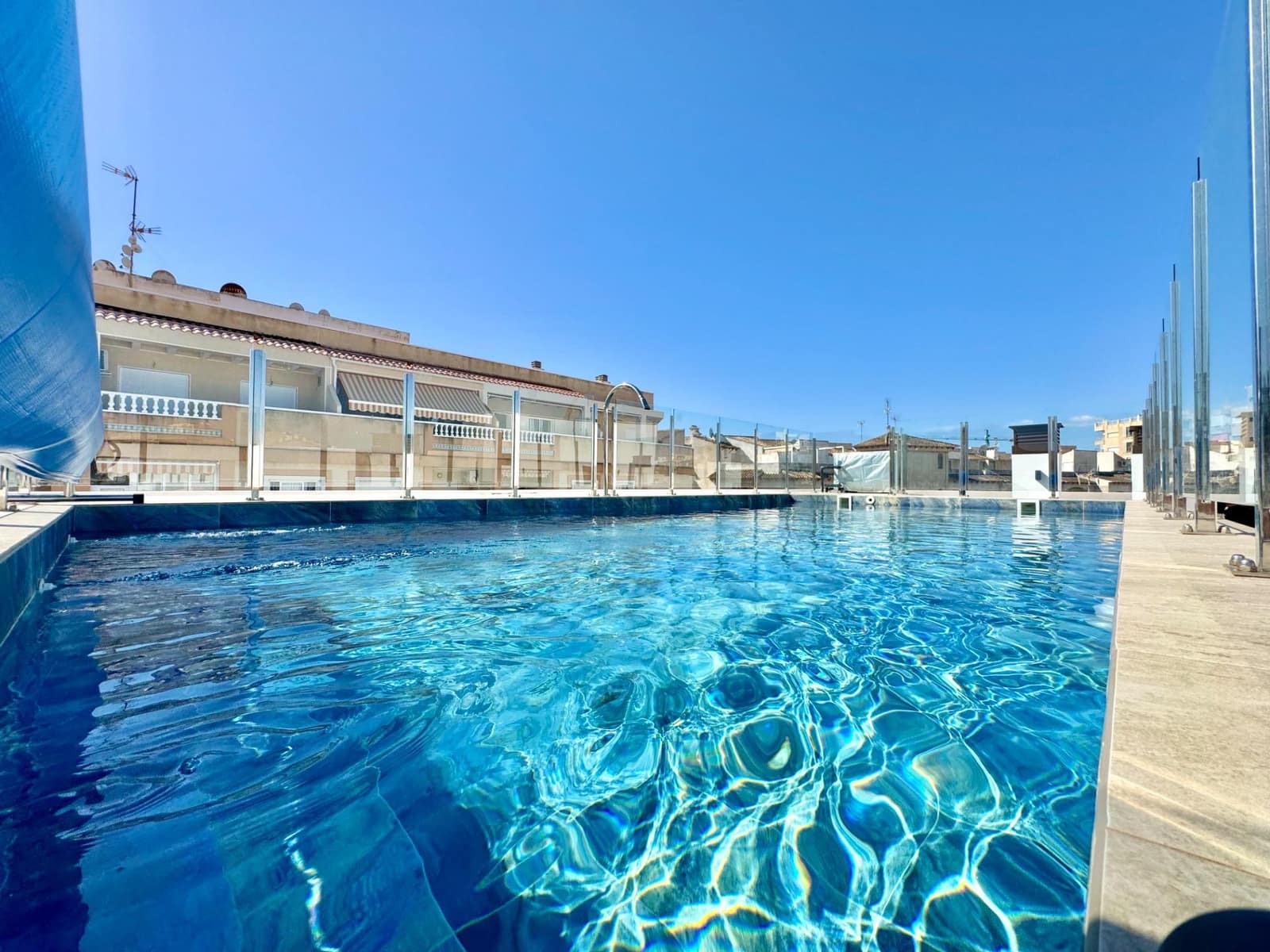 2 Zimmer Apartment zu verkaufen in Torrevieja mit Pool - 250.000 € (Ref: 10084550)