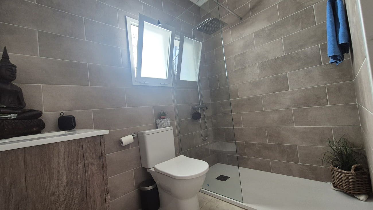 2 chambre Villa/Maison Semi-Mitoyenne à vendre à San Miguel de Salinas avec piscine garage - 240 000 € (Ref: 10084567)