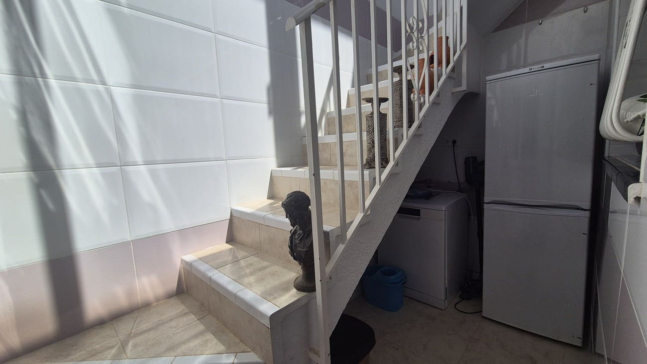 2 chambre Villa/Maison Semi-Mitoyenne à vendre à San Miguel de Salinas avec piscine garage - 240 000 € (Ref: 10084567)