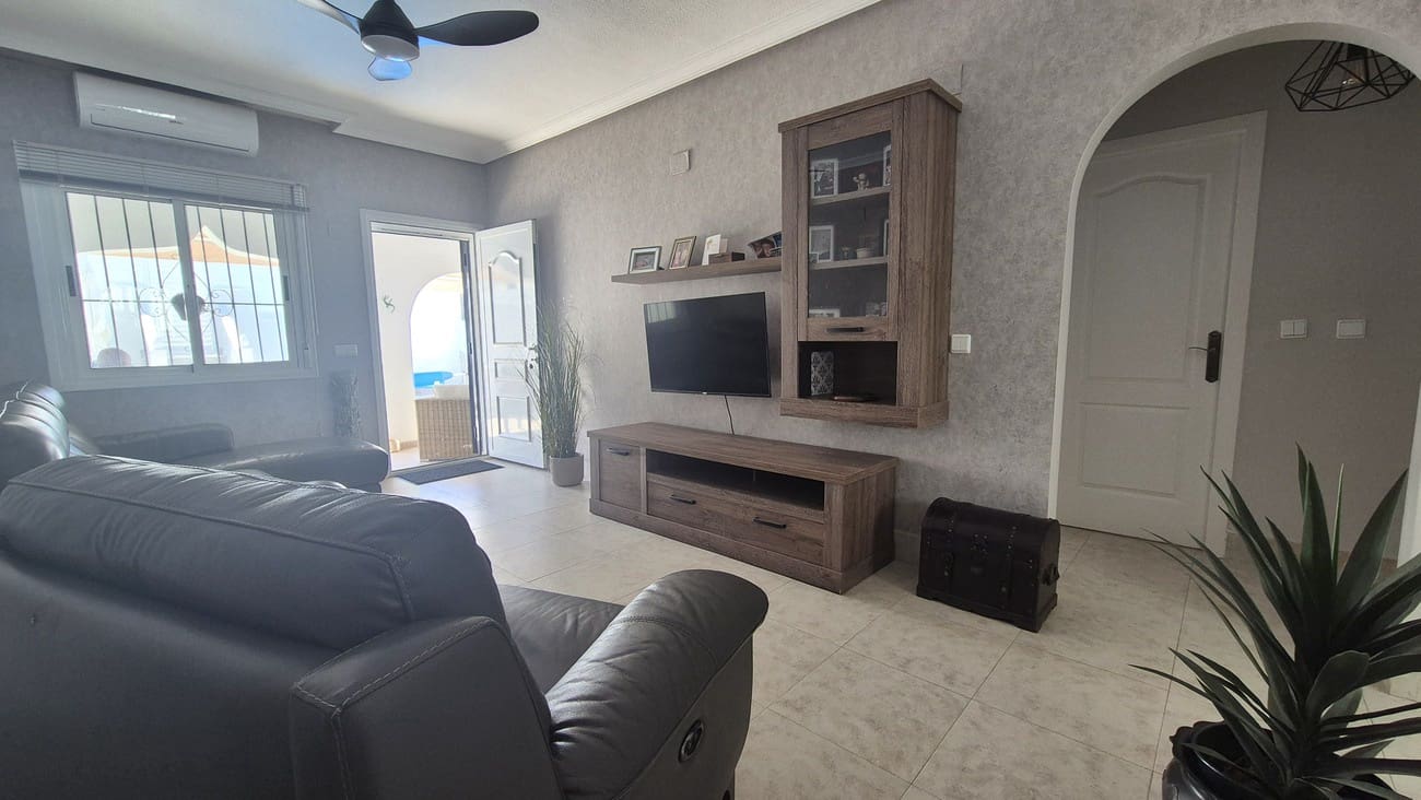 2 chambre Villa/Maison Semi-Mitoyenne à vendre à San Miguel de Salinas avec piscine garage - 240 000 € (Ref: 10084567)