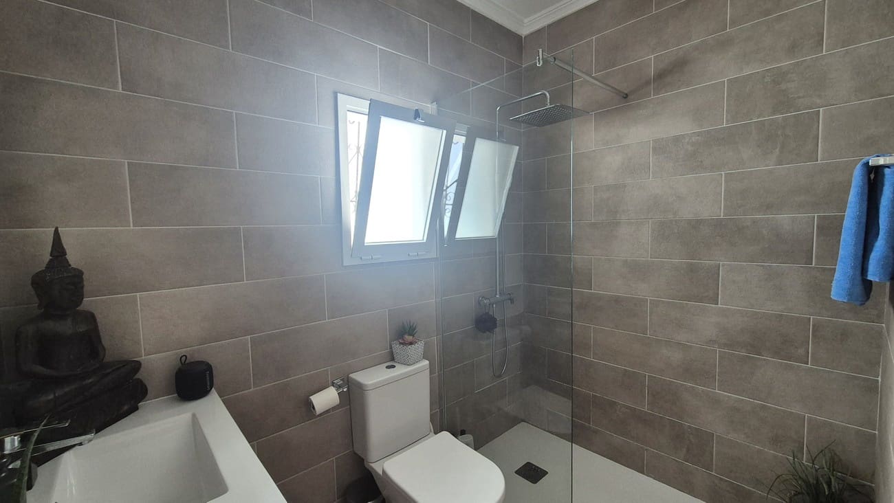 2 chambre Villa/Maison Semi-Mitoyenne à vendre à San Miguel de Salinas avec piscine garage - 240 000 € (Ref: 10084567)