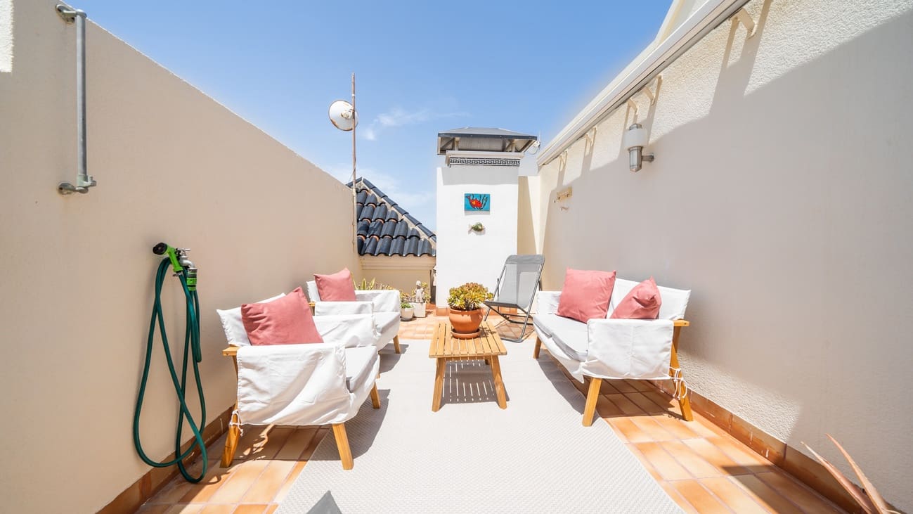 2 soverom Leilighet til salgs i Torrevieja med svømmebasseng garasje - € 329 000 (Ref: 10084572)