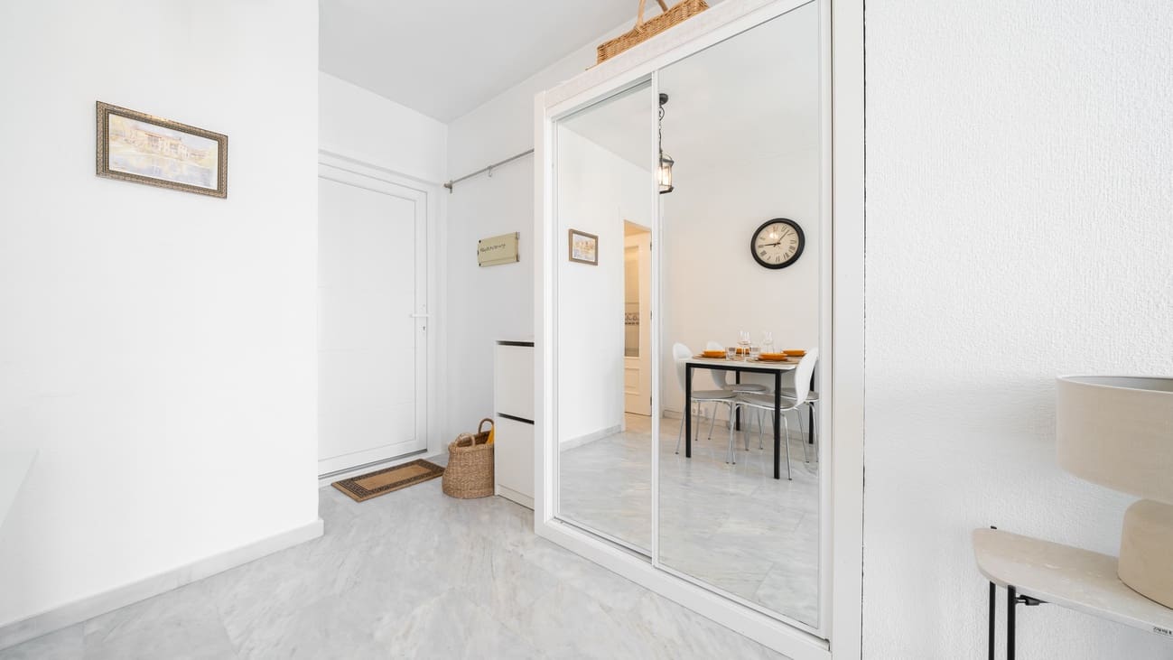 2 soverom Leilighet til salgs i Torrevieja med svømmebasseng garasje - € 329 000 (Ref: 10084572)