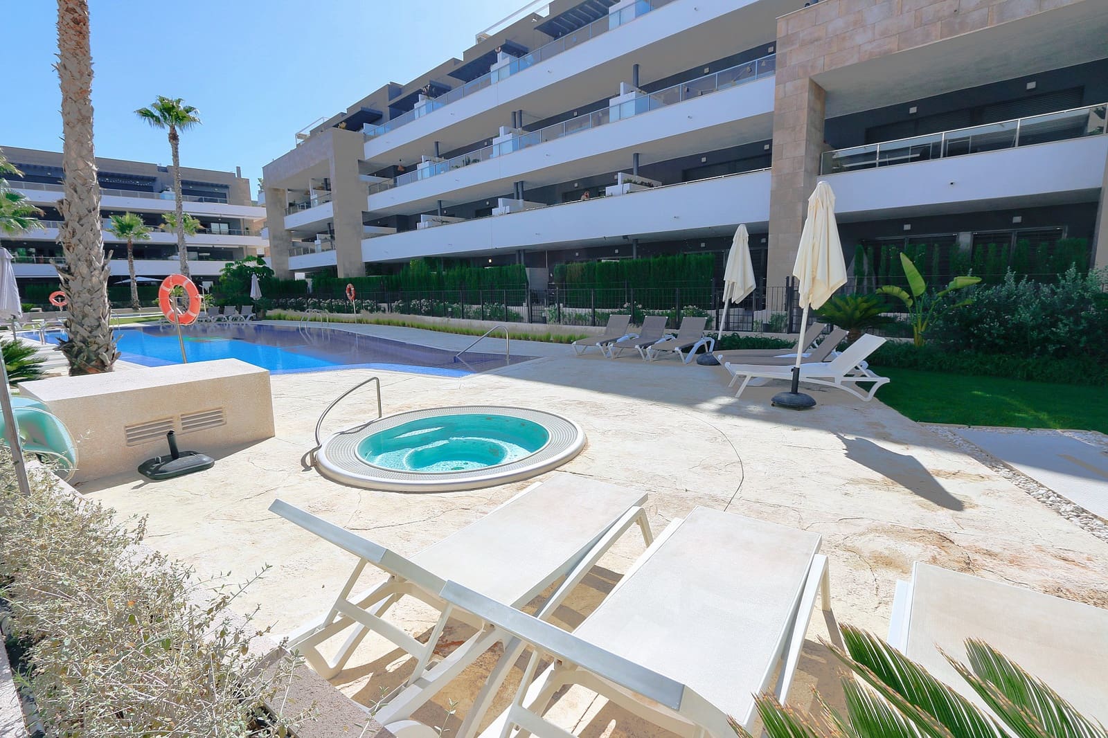 2 soverom Leilighet til salgs i Playa Flamenca med svømmebasseng garasje - € 425 000 (Ref: 10084583)