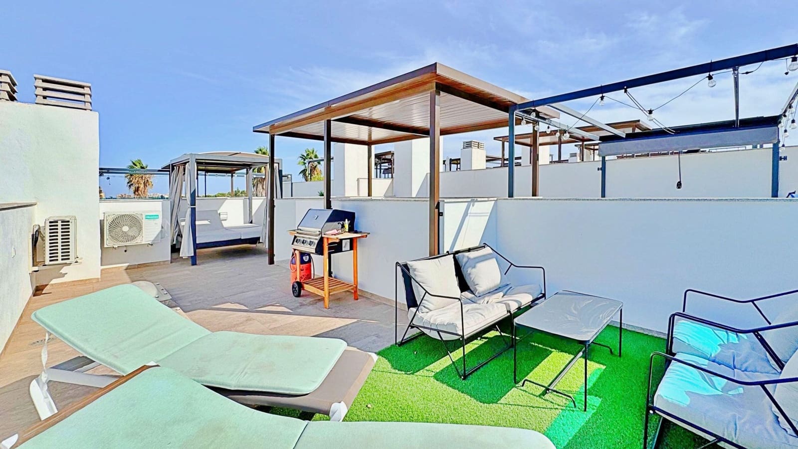3 chambre Maison de Ville à vendre à Torrevieja avec piscine - 310 000 € (Ref: 10084602)