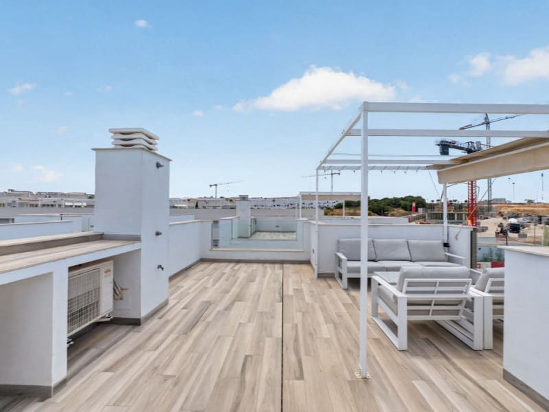 4 sypialnia Willa na sprzedaż w Torrevieja z basenem - 515 000 € (Ref: 10084618)