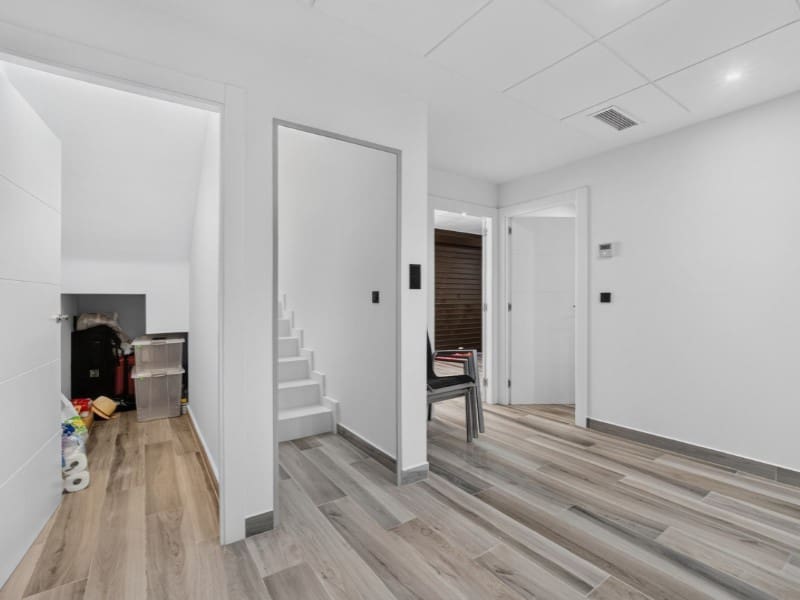 4 sypialnia Willa na sprzedaż w Torrevieja z basenem - 515 000 € (Ref: 10084618)
