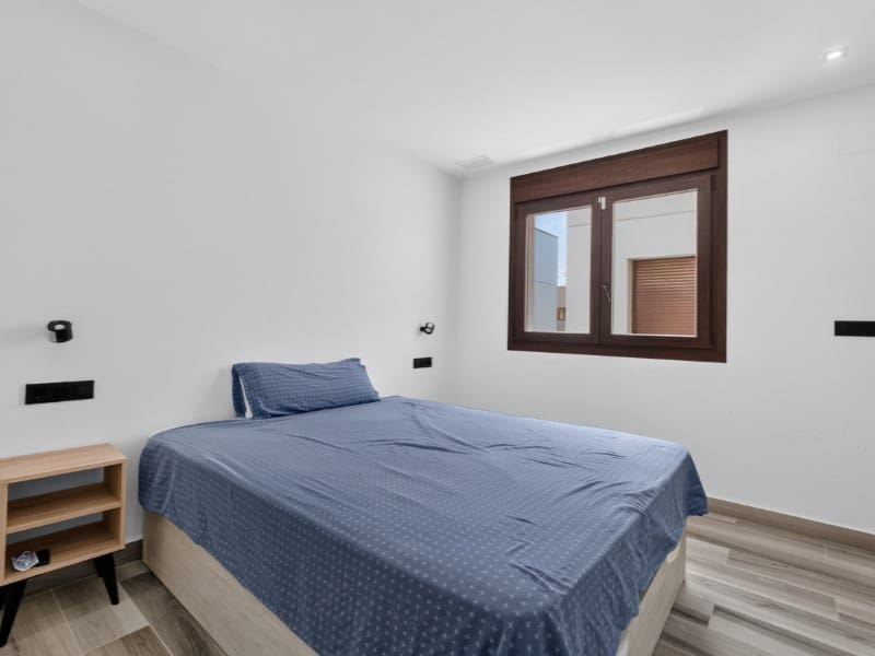 4 sypialnia Willa na sprzedaż w Torrevieja z basenem - 515 000 € (Ref: 10084618)
