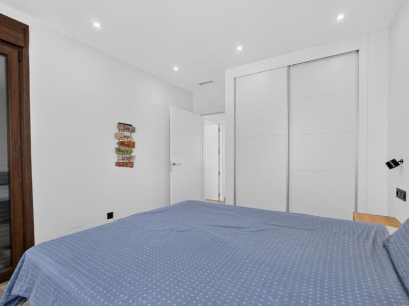 4 sypialnia Willa na sprzedaż w Torrevieja z basenem - 515 000 € (Ref: 10084618)