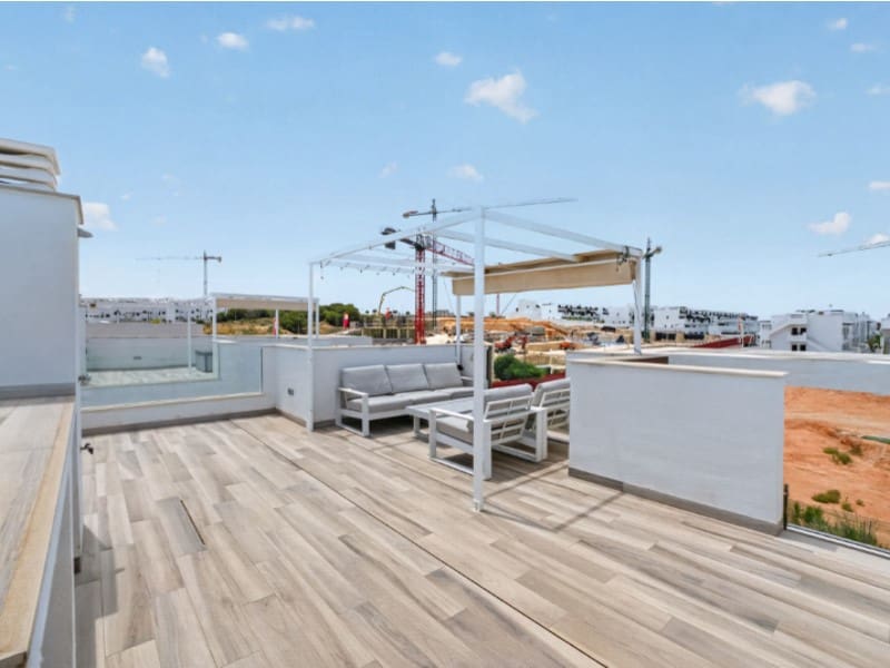 4 sypialnia Willa na sprzedaż w Torrevieja z basenem - 515 000 € (Ref: 10084618)