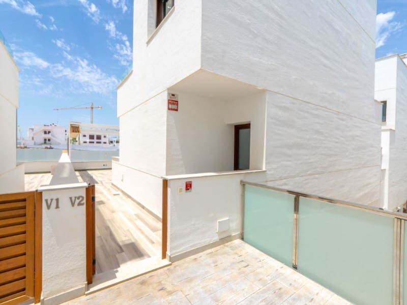 4 sypialnia Willa na sprzedaż w Torrevieja z basenem - 515 000 € (Ref: 10084618)