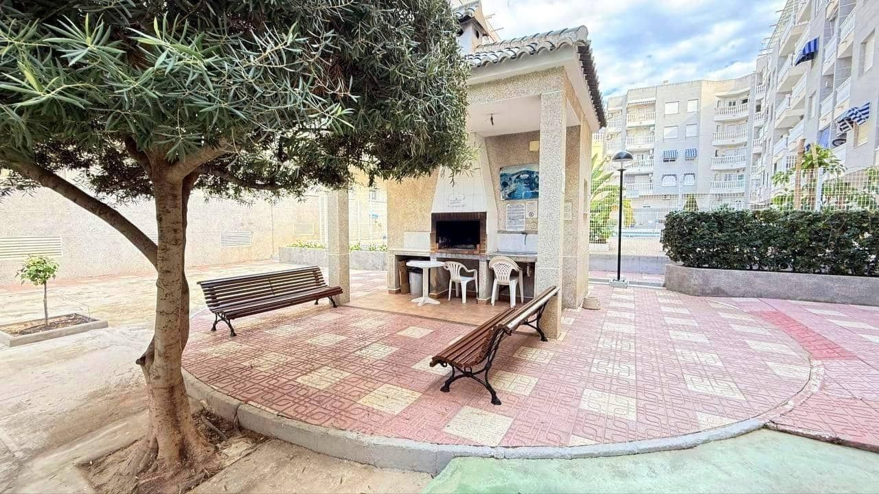 1 sovrum Lägenhet till salu i Torrevieja - 159 900 € (Ref: 10084658)
