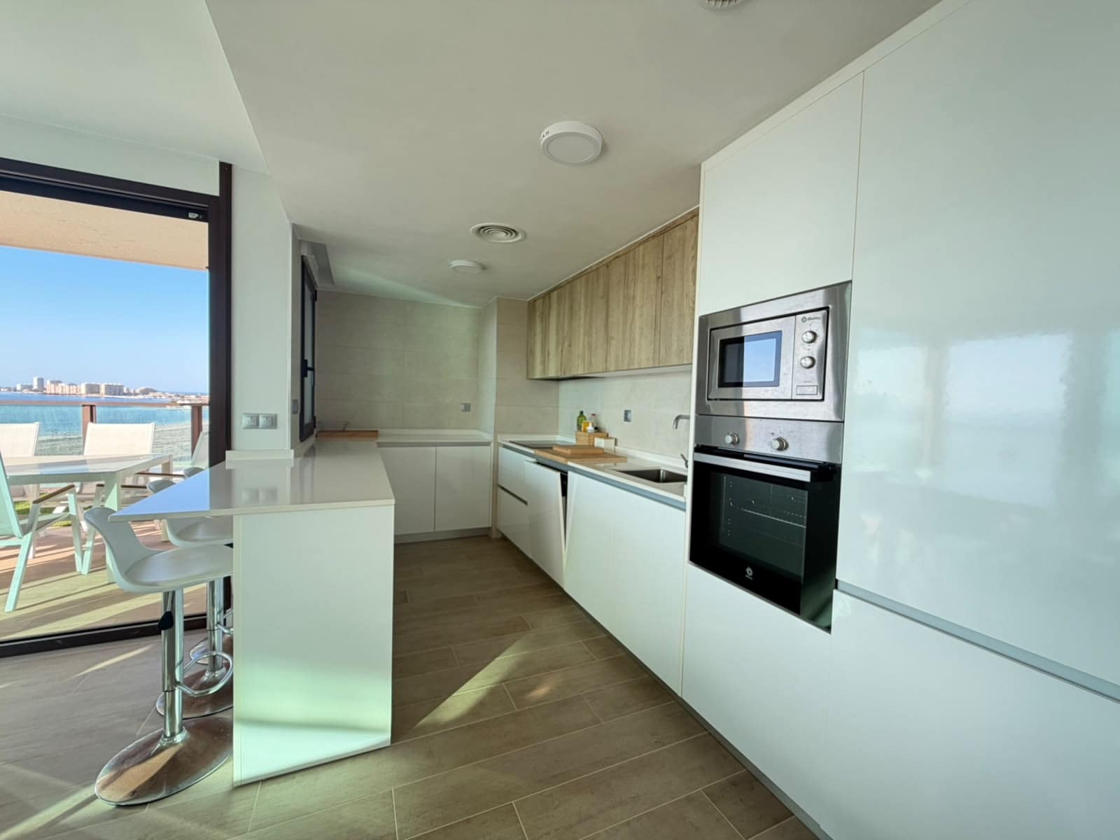 3 sypialnia Apartament na sprzedaż w Playa Honda z basenem garażem - 565 000 € (Ref: 10084704)