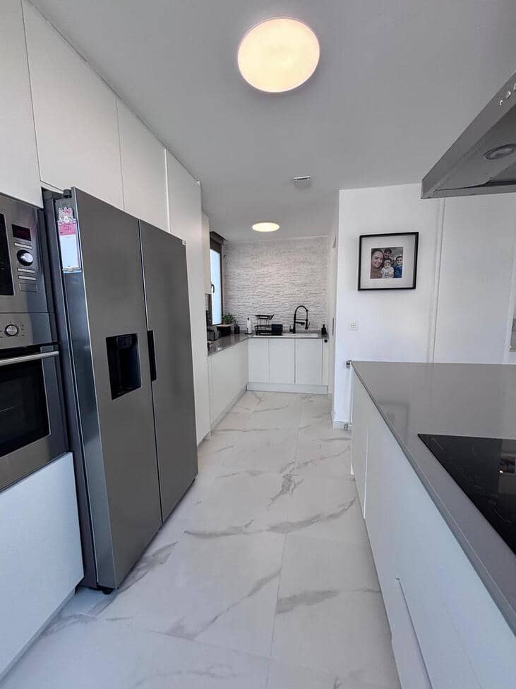 Chalet de 5 habitaciones en Villamartin en venta con piscina garaje - 595.000 € (Ref: 10084722)