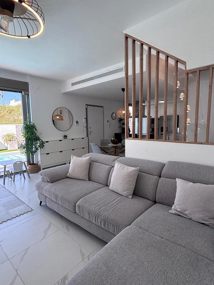 Chalet de 5 habitaciones en Villamartin en venta con piscina garaje - 595.000 € (Ref: 10084722)