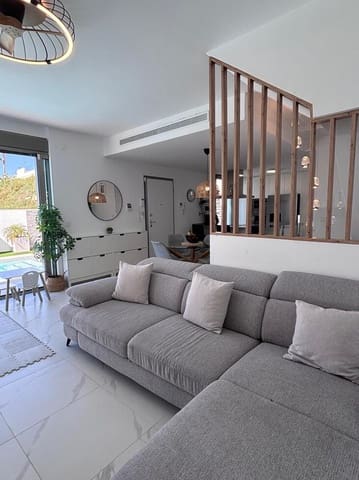 Chalet de 5 habitaciones en Villamartin, Orihuela en venta con piscina garaje - 595.000 € (Ref: 10084722)