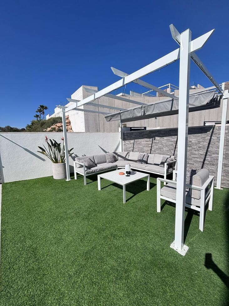 Chalet de 5 habitaciones en Villamartin en venta con piscina garaje - 595.000 € (Ref: 10084722)