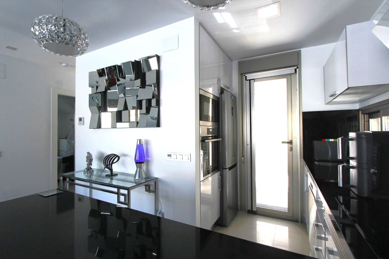 5 slaapkamer Villa te koop in Villamartin met zwembad garage - € 459.950 (Ref: 10084723)