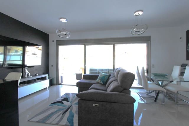 5 slaapkamer Villa te koop in Villamartin, Orihuela met zwembad garage - € 459.950 (Ref: 10084723)