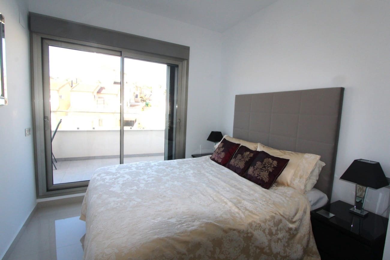 5 slaapkamer Villa te koop in Villamartin met zwembad garage - € 459.950 (Ref: 10084723)