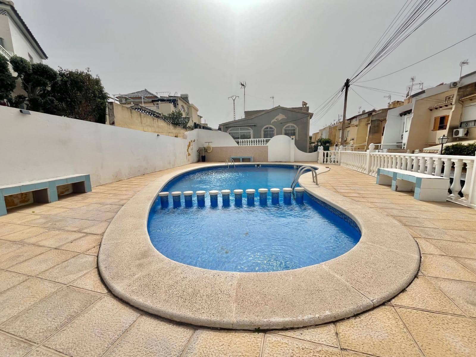 2 soveværelse Villa til salg i Torrevieja med swimmingpool - € 240.000 (Ref: 10084727)