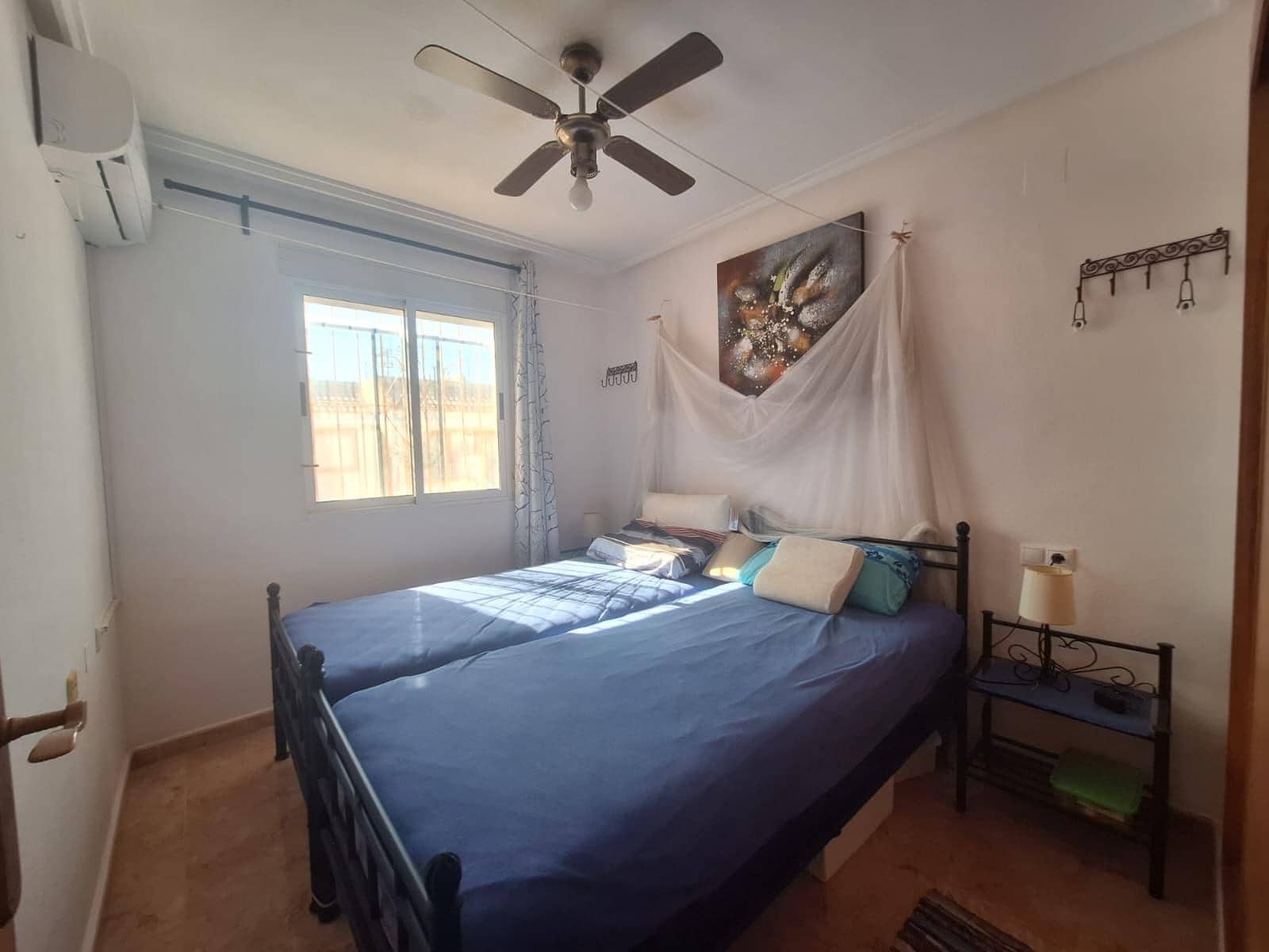 Bungalow de 2 habitaciones en Torrevieja en venta con piscina - 159.990 € (Ref: 10084761)