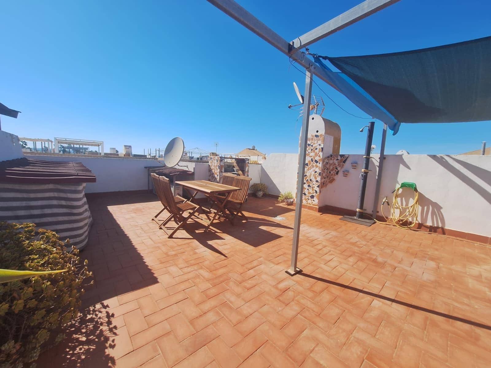 Bungalow de 2 habitaciones en Torrevieja en venta con piscina - 159.990 € (Ref: 10084761)