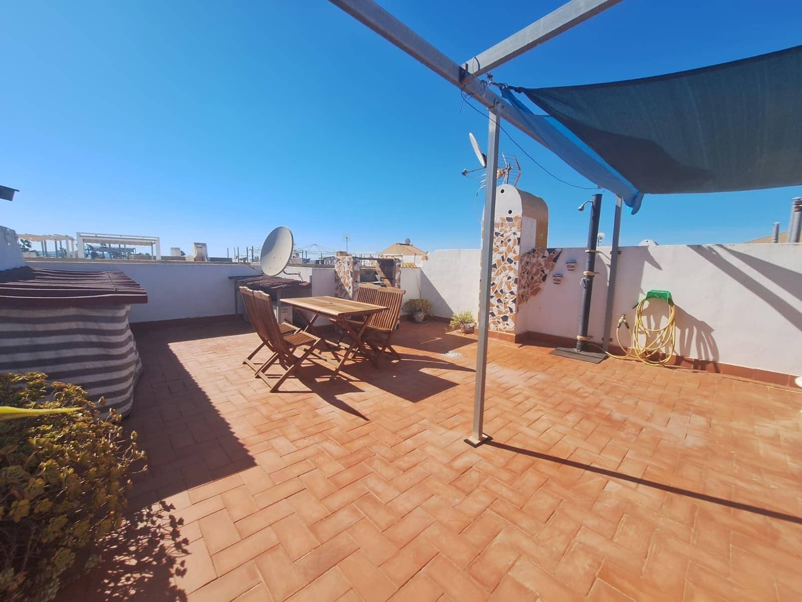 Bungalow de 2 habitaciones en Torrevieja en venta con piscina - 159.990 € (Ref: 10084761)