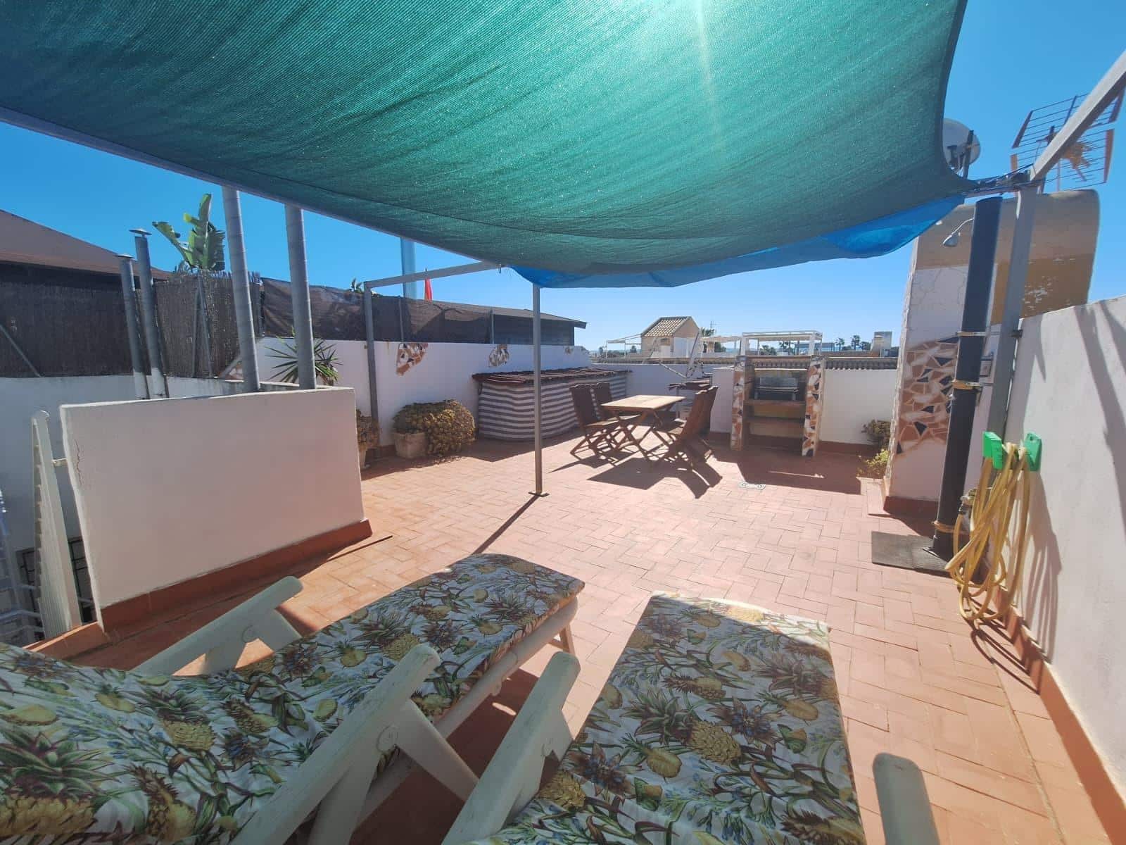 Bungalow de 2 habitaciones en Torrevieja en venta con piscina - 159.990 € (Ref: 10084761)