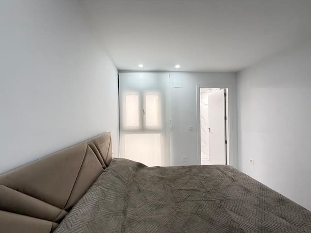 2 quarto Apartamento para venda em Avenida Habaneras - Curva de Palangre, Torrevieja com piscina - 326 900 € (Ref: 10084777)