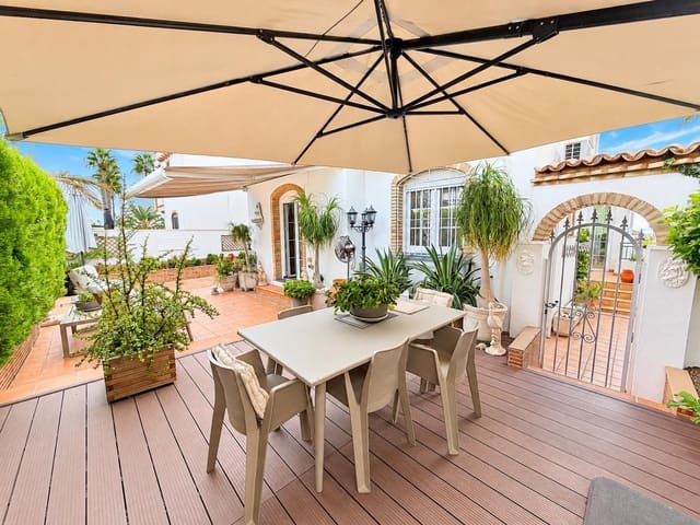 Chalet de 3 habitaciones en Villamartin, Orihuela en venta con piscina - 479.995 € (Ref: 10084802)