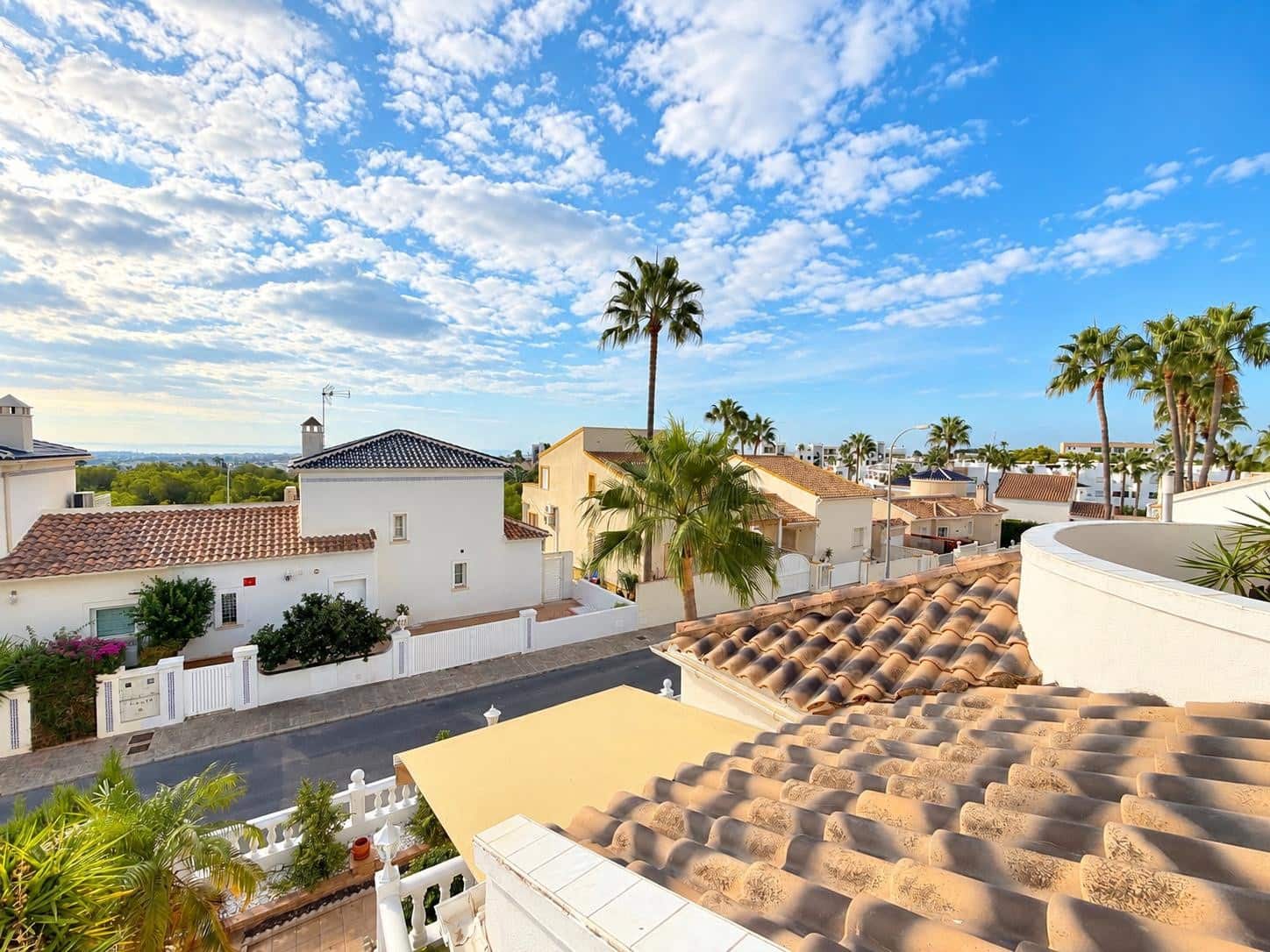 Chalet de 3 habitaciones en Orihuela Costa en venta con piscina - 479.995 € (Ref: 10084802)