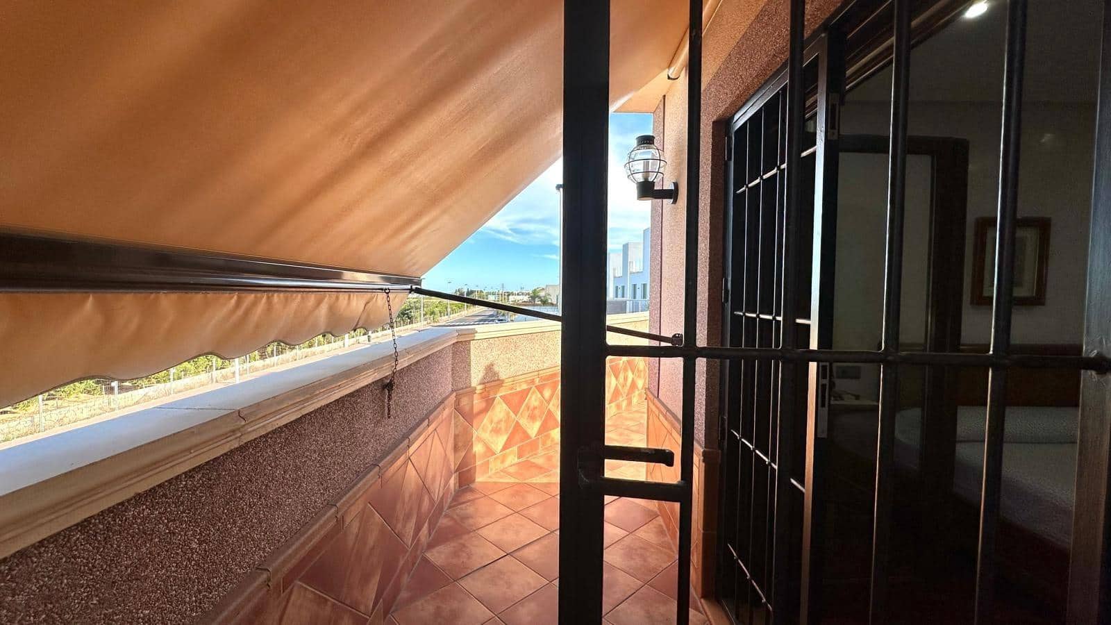 4 sovrum Semi-fristående Villa till salu i Torrevieja - 449 900 € (Ref: 10084886)