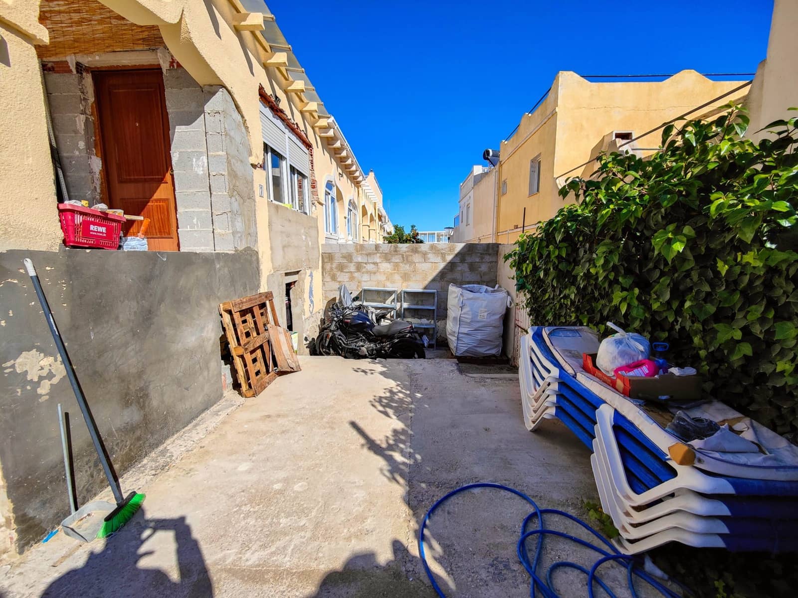 4 chambre Villa/Maison Semi-Mitoyenne à vendre à San Miguel de Salinas avec piscine - 189 900 € (Ref: 10084890)
