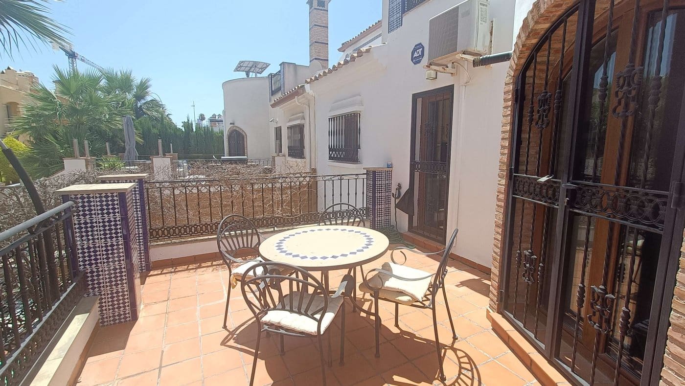 3 sovrum Semi-fristående Villa till salu i Algorfa med pool garage - 449 955 € (Ref: 10084902)
