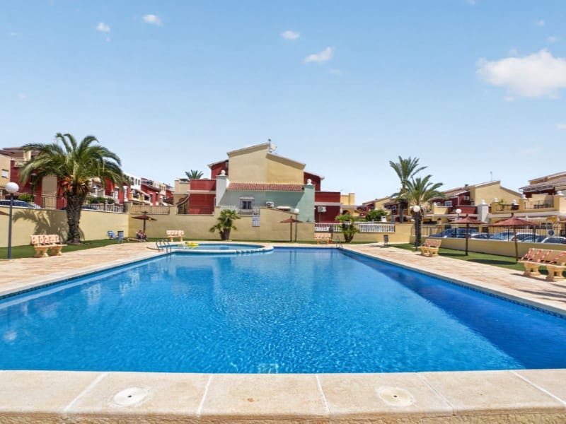 4 chambre Maison de Ville à vendre à Torrevieja avec piscine garage - 317 000 € (Ref: 10084907)
